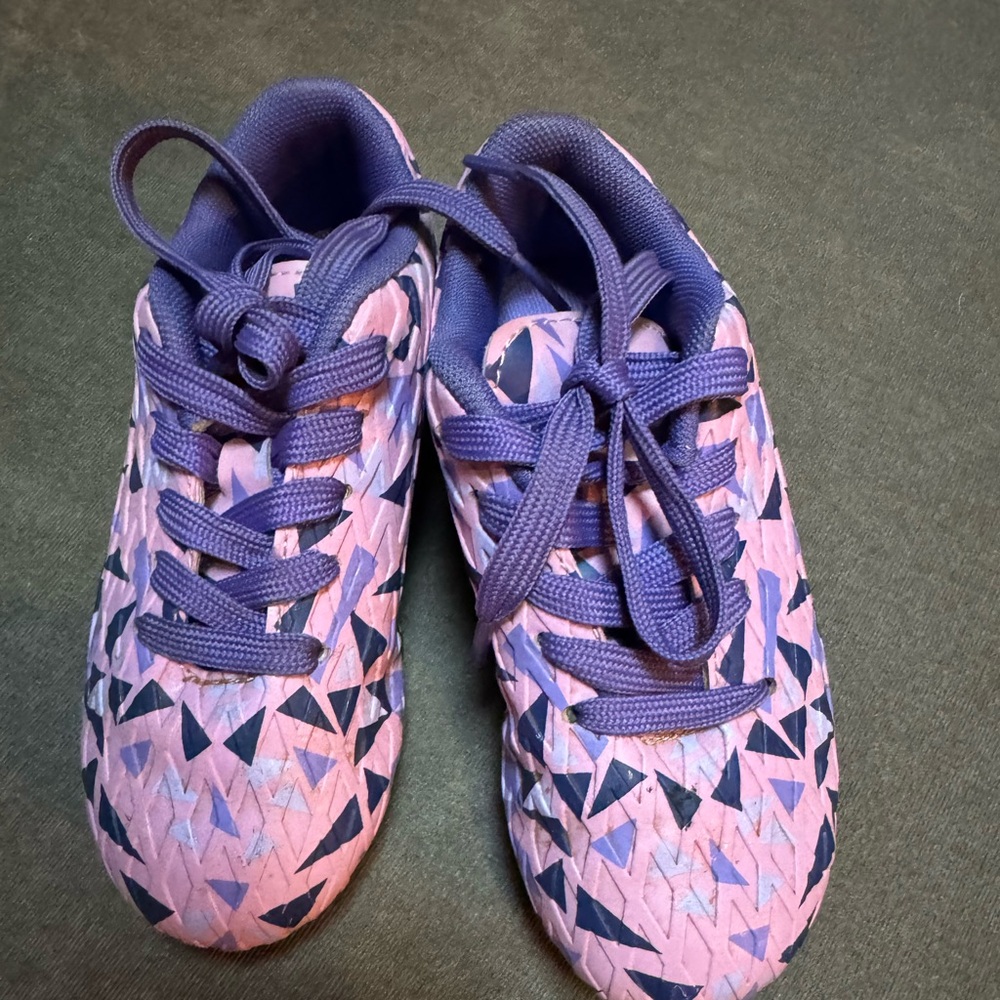 Dream pairs kids soccer cleats size 10